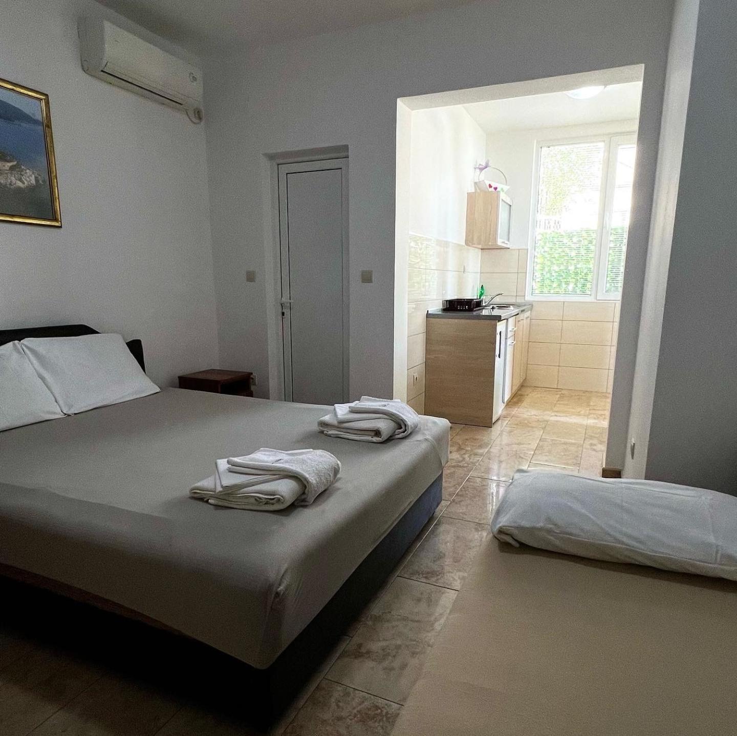 Apartmani Luksic Sutomore Kültér fotó